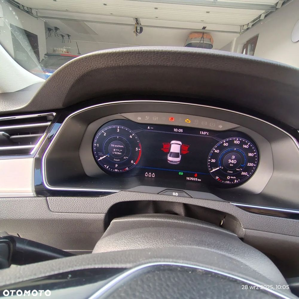 Volkswagen Passat - 32