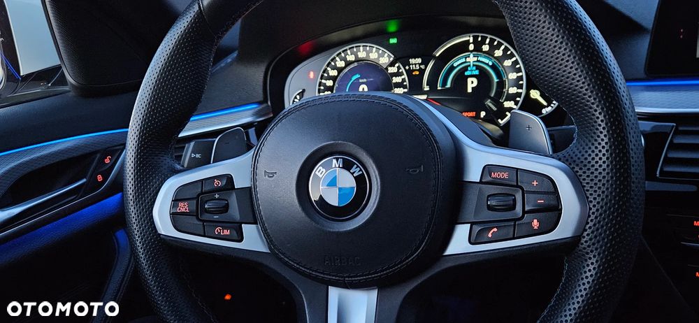 BMW Seria 5 530e iPerformance M Sport sport - 38
