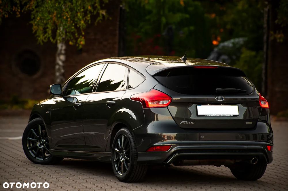 Ford Focus 1.5 EcoBoost ST-Line - 15