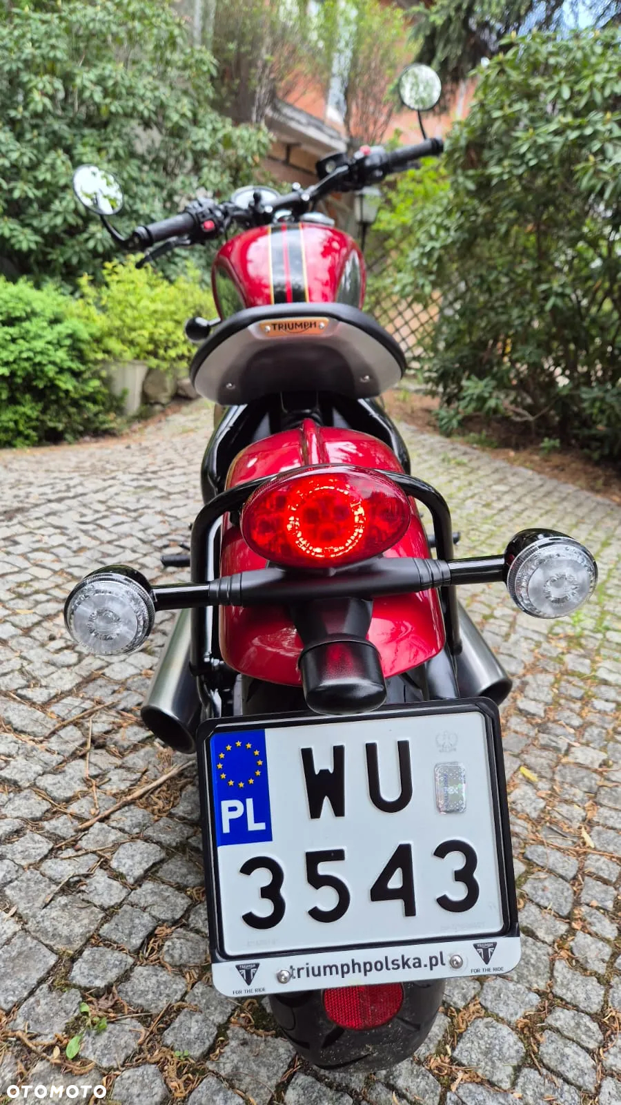 Triumph Bonneville Bobber - 9