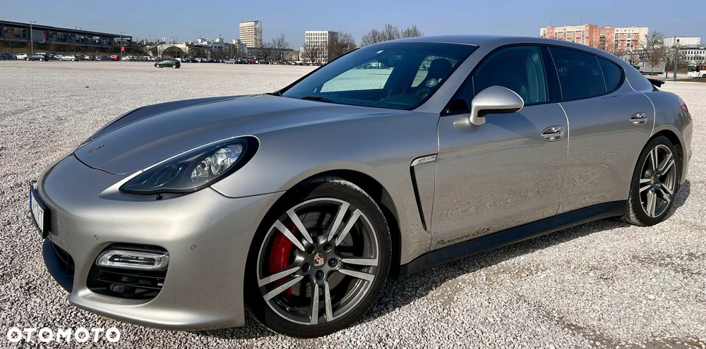 Porsche Panamera GTS PDK - 2
