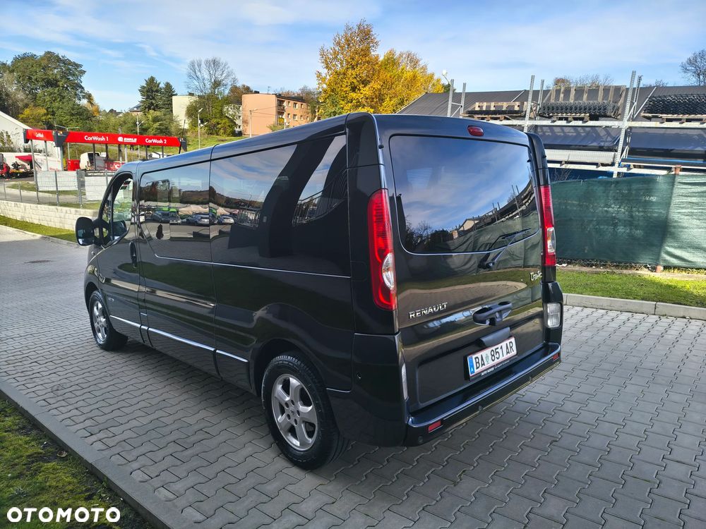 Renault Trafic Grand Passenger Black Edition - 5
