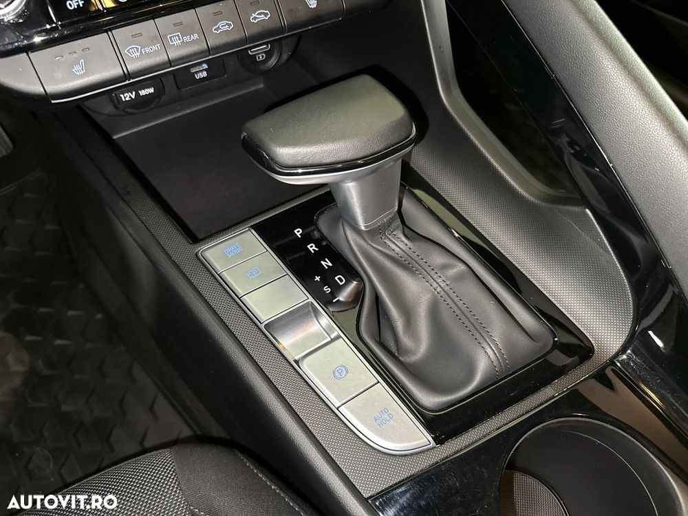 Hyundai Elantra - 18