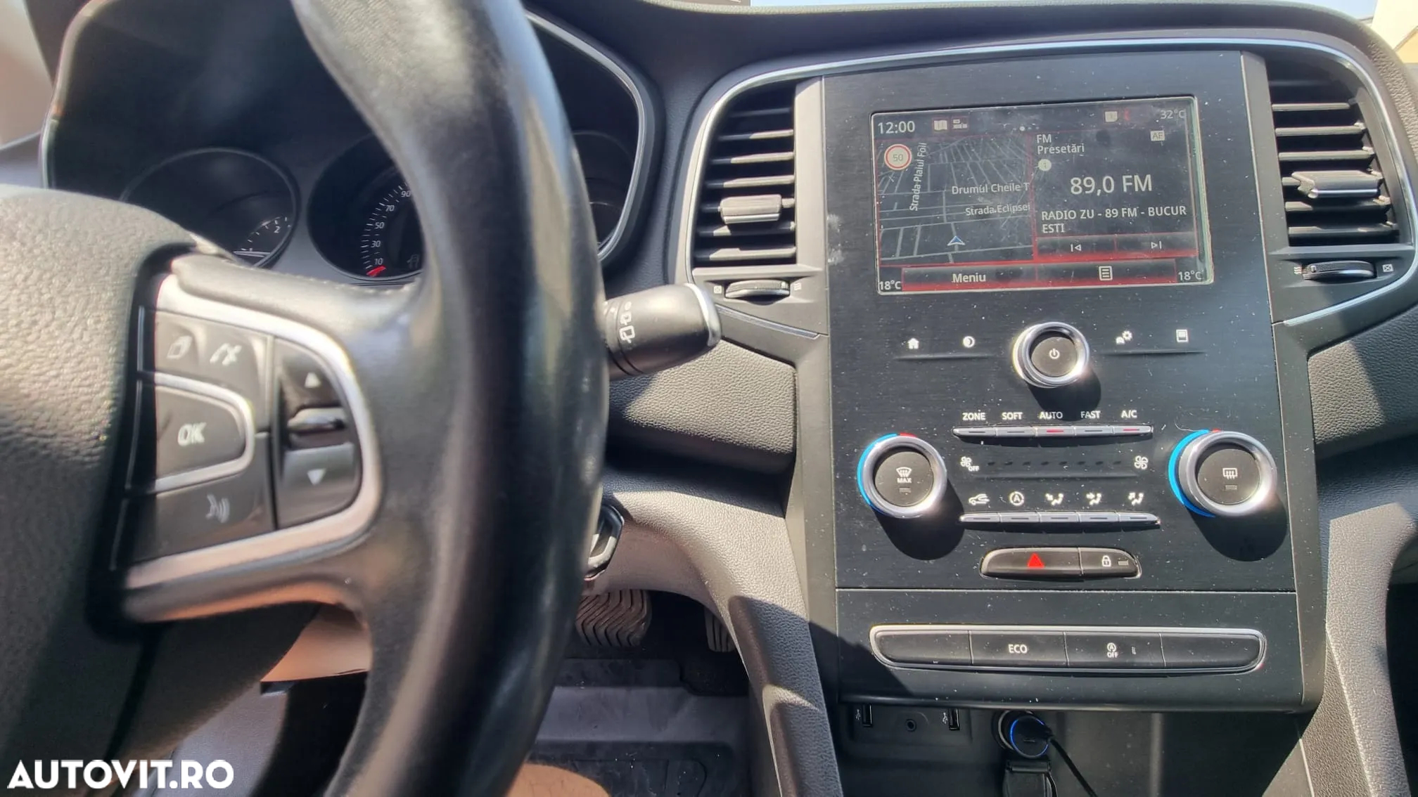Renault Megane Energy dCi EDC Zen - 14