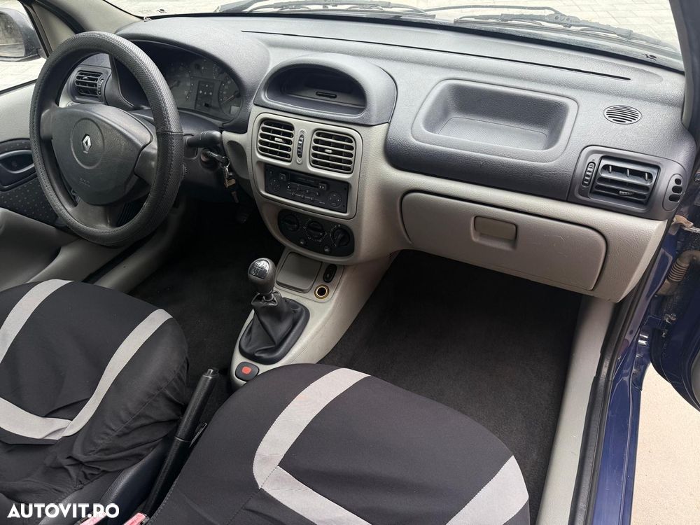 Renault Clio - 10
