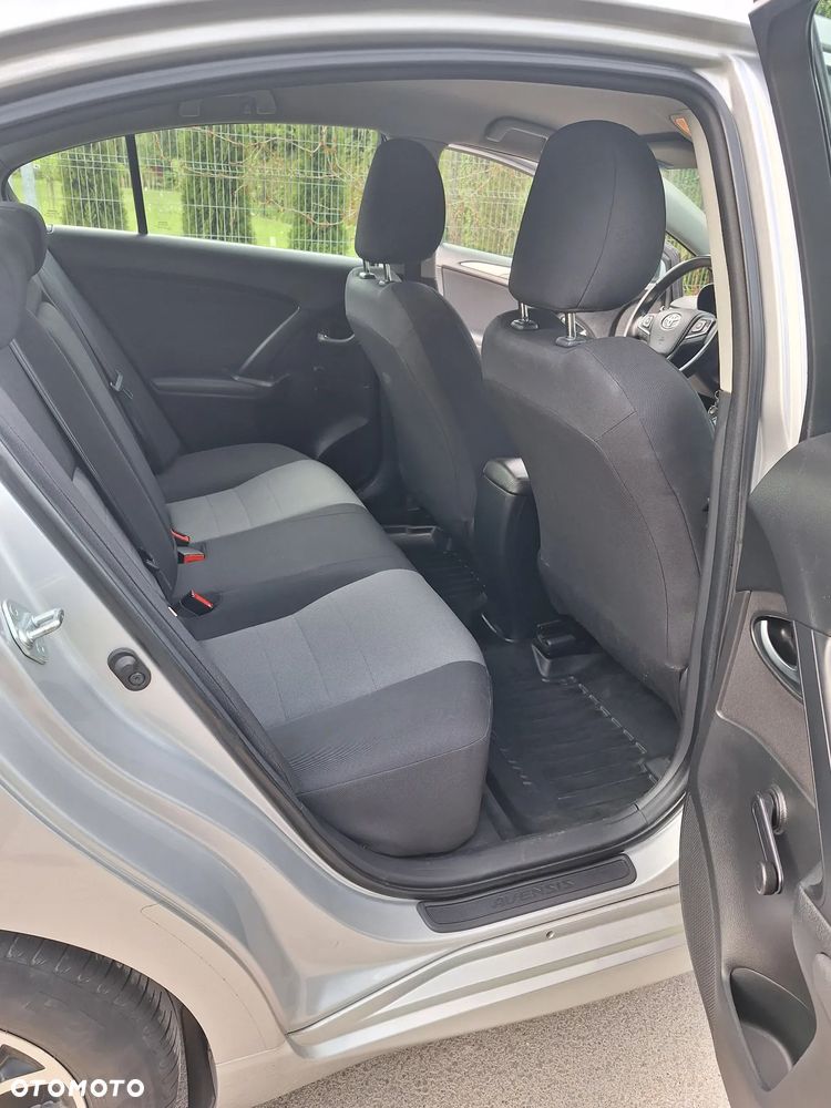 Toyota Avensis 1.8 Active MS - 12