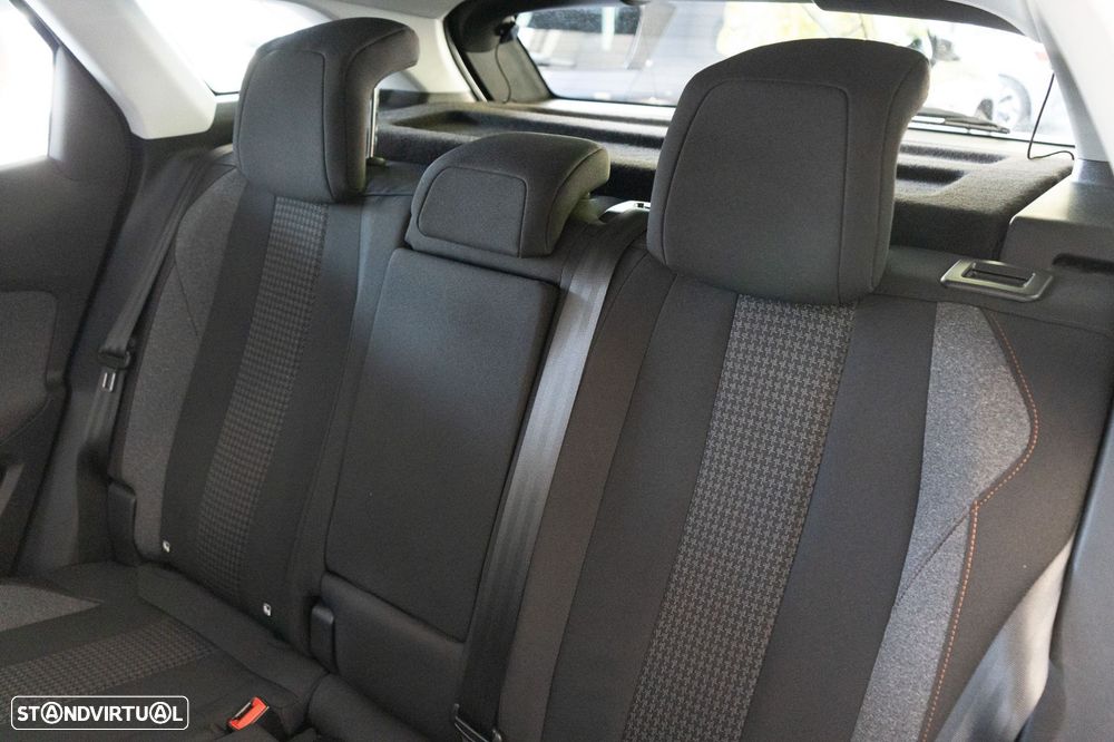 Peugeot 3008 1.5 BlueHDi Active Pack EAT8 - 11