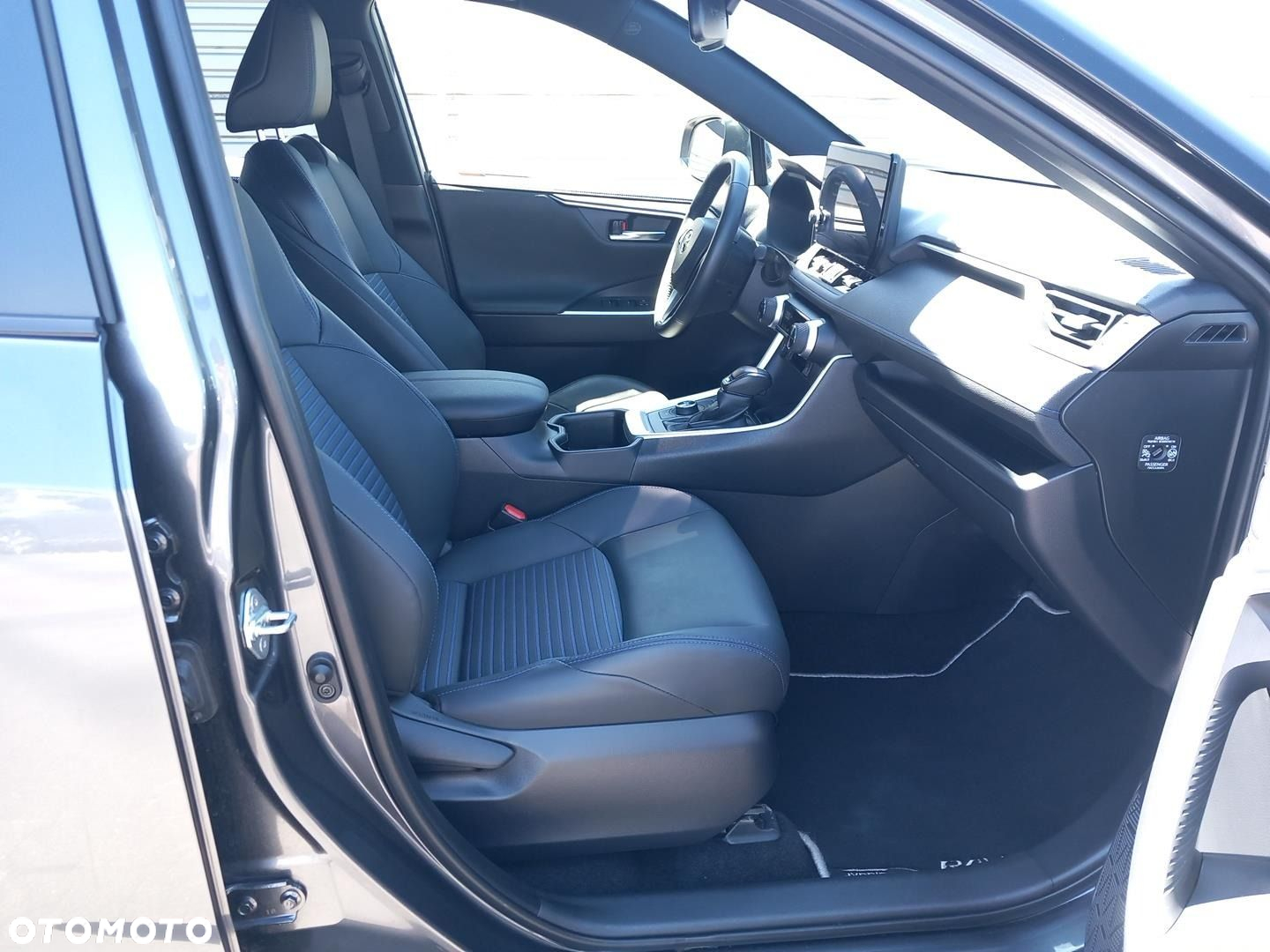 Toyota RAV4 - 6