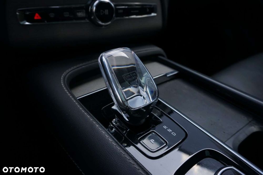 Volvo XC 90 - 9