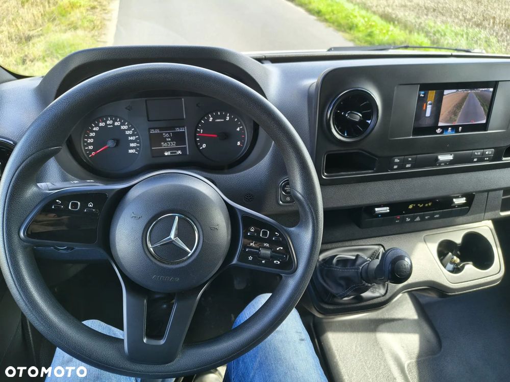Mercedes-Benz Sprinter - 20