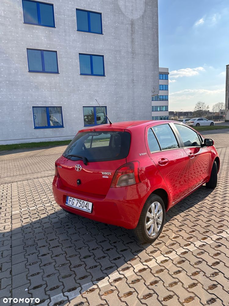 Toyota Yaris 1.0 Entry - 4