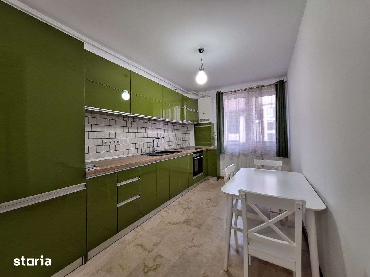 Apartament cu 2 camere, 52 mp, parcare, zona Razoare — fotografia 1
