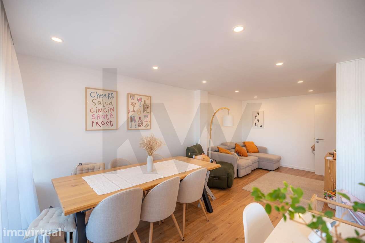 Apartamento T3 Remodelado com Garagem e Varanda – Póvoa de São Martinh - Grande imagem: 4/19