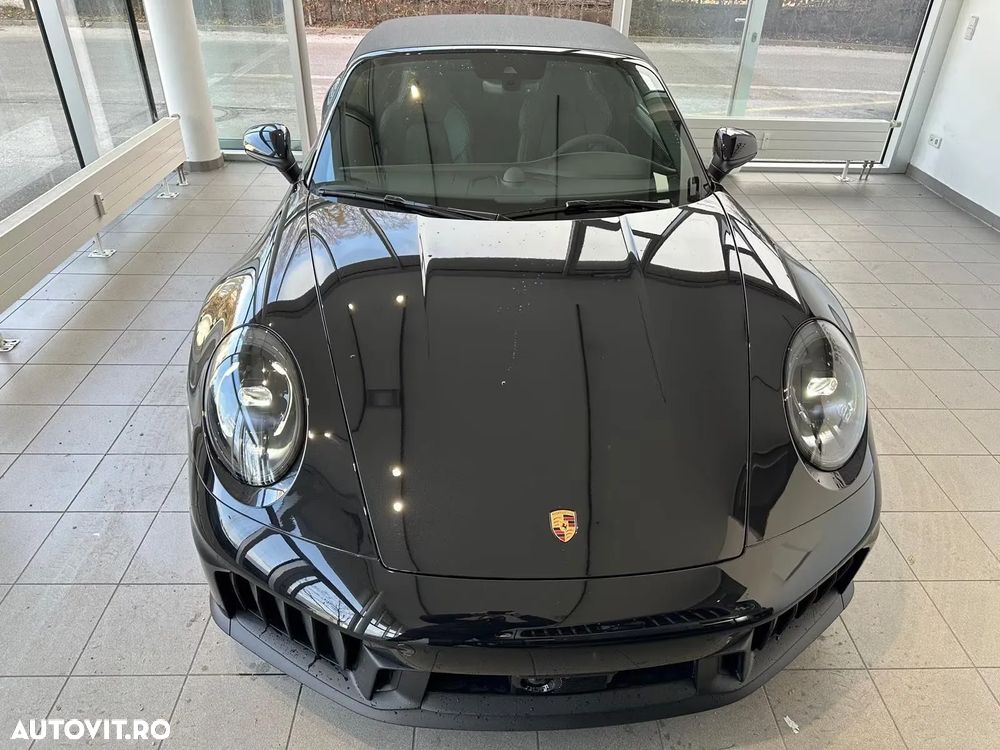 Porsche 911 Targa 4 GTS PDK - 3