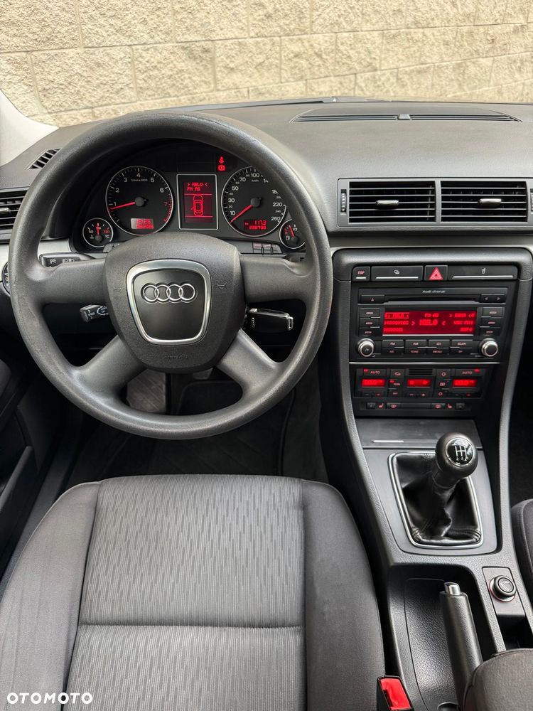 Audi A4 Limousine - 9