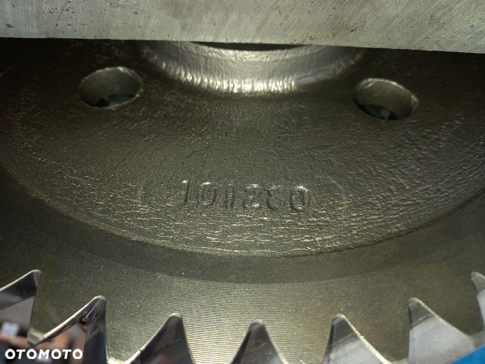 Przystawka przedniego napędu wałek RE47386 RE47384 R95449 John Deere 7600 7700 7800 - 12