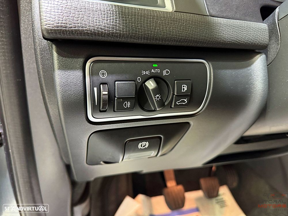 Volvo XC 60 2.0 D3 Momentum - 18