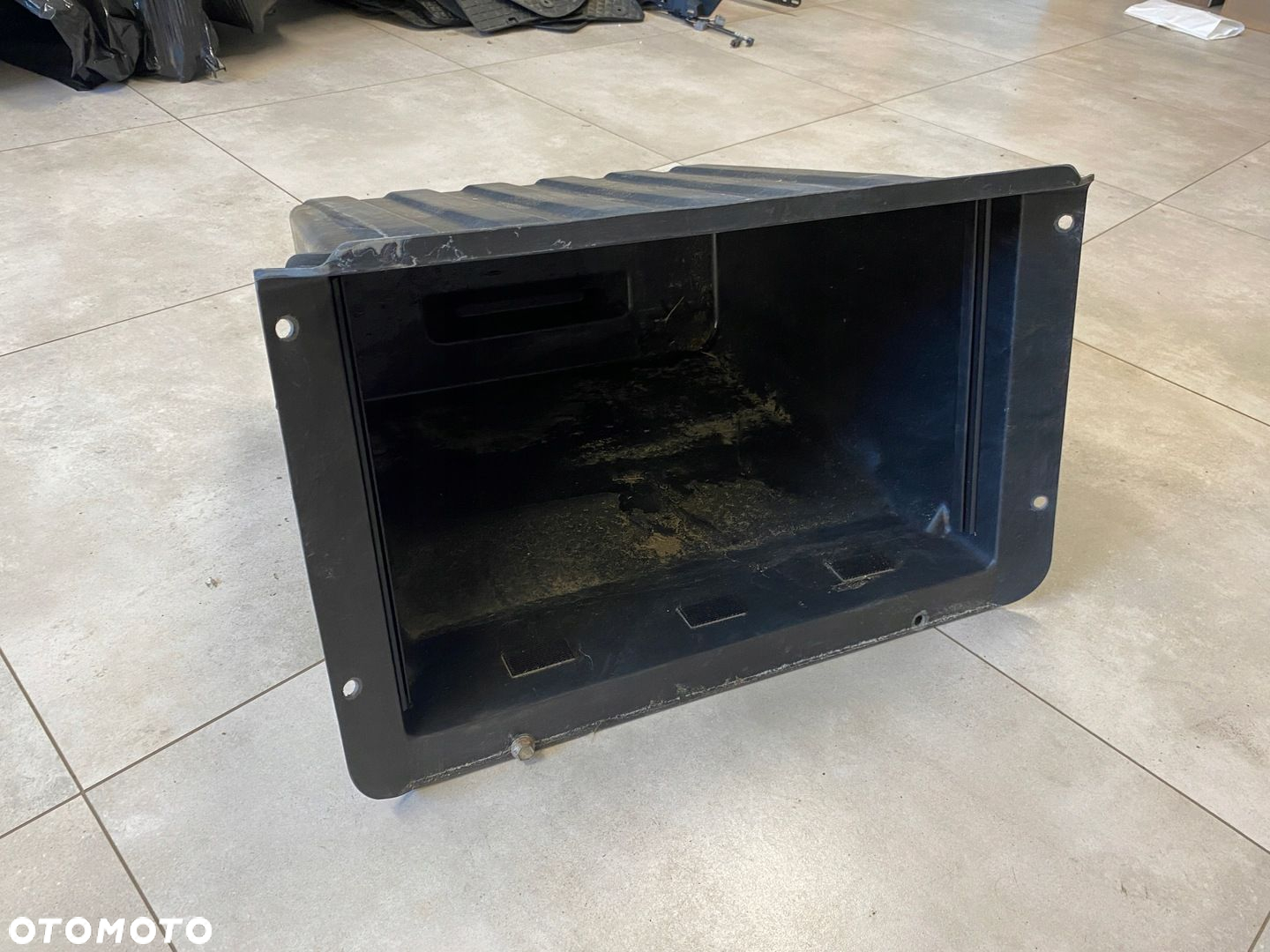 TESLA MODEL S WANNA BAGAŻNIKA KUFER PRZÓD - 2