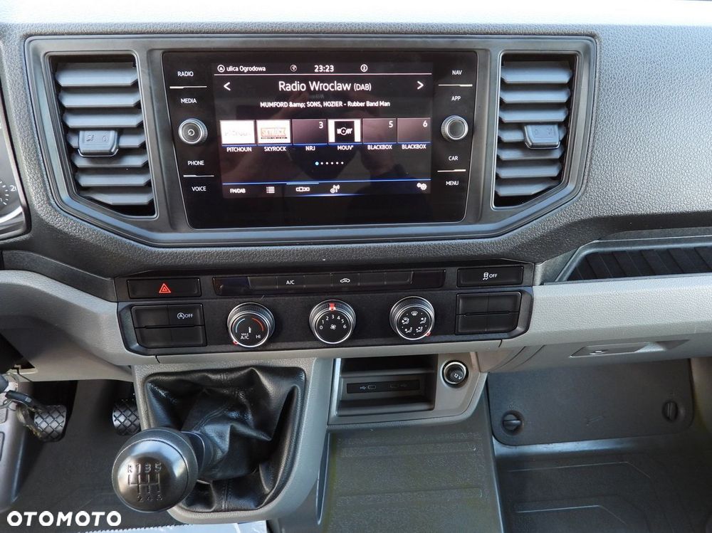 Volkswagen CRAFTER WYWROTKA TEMPOMAT NAWIGACJA BLIŹNIACZE KOŁA KLIMATYZACJA  180KM - 33