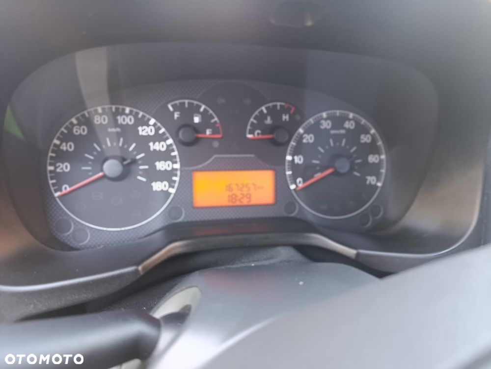 Fiat Fiorino Kombi 8V Elegant - 6