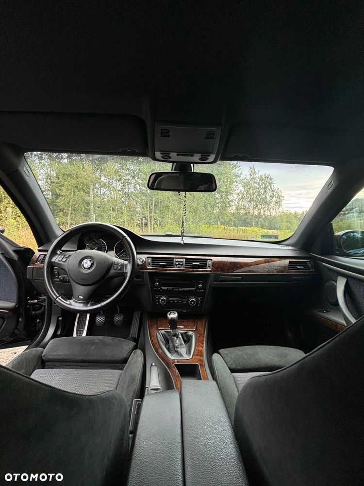 BMW Seria 3 320i - 11