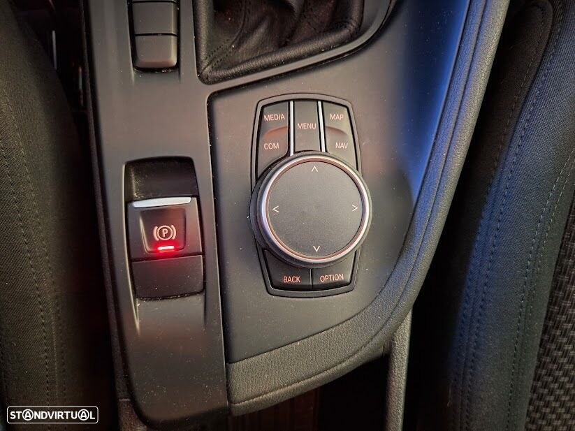 BMW X1 16 d sDrive Advantage - 25