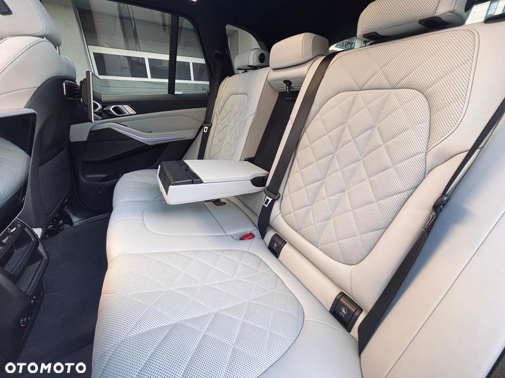 BMW X5 xDrive40i - 24