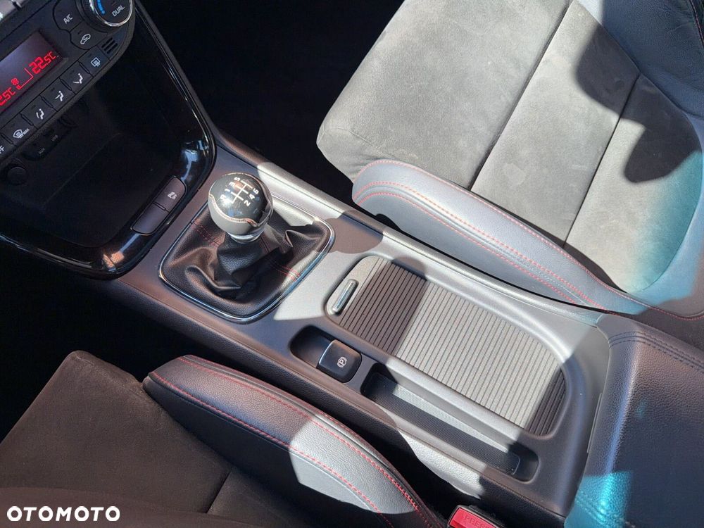 Kia Ceed 1.6 T-GDI GT - 18