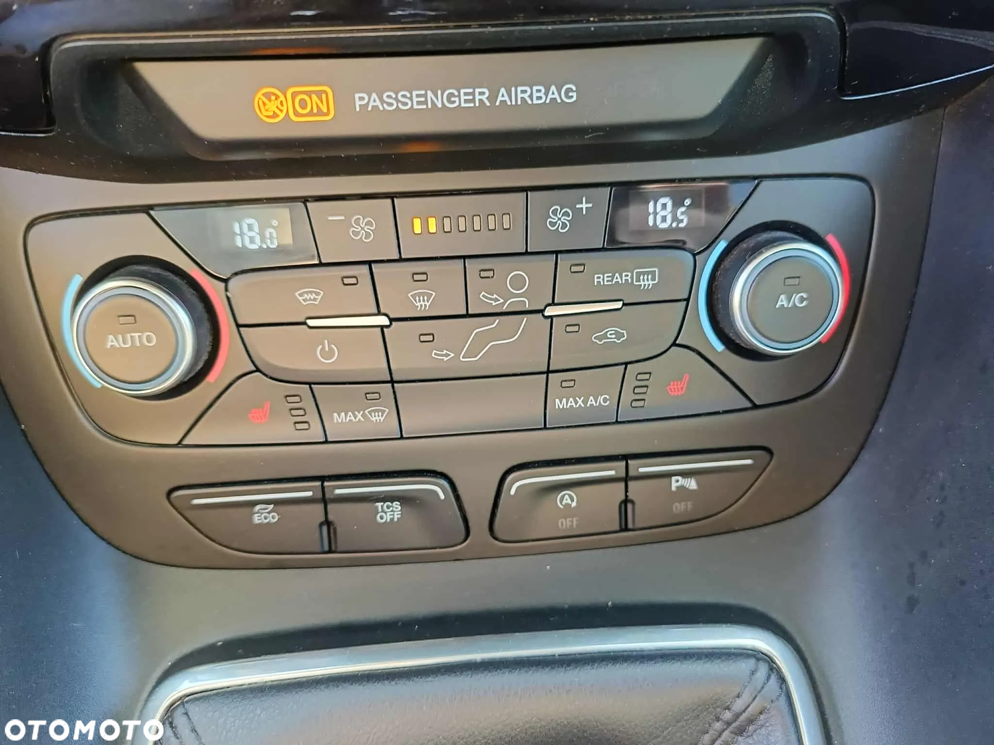 Ford Tourneo Connect Grand - 28
