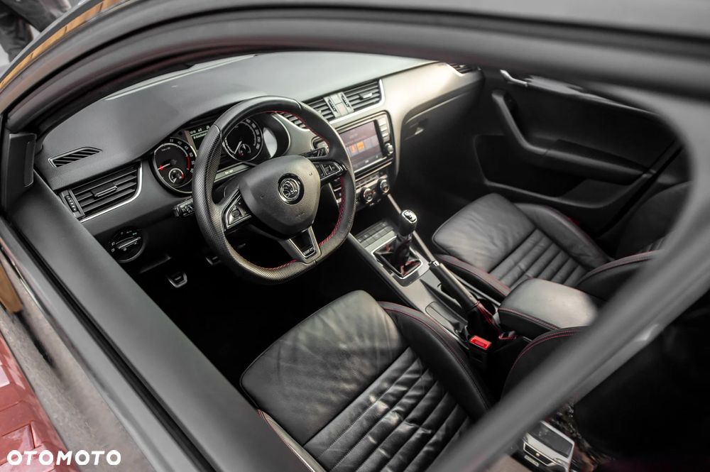 Skoda Octavia 2.0 TDI (Green tec) RS - 18