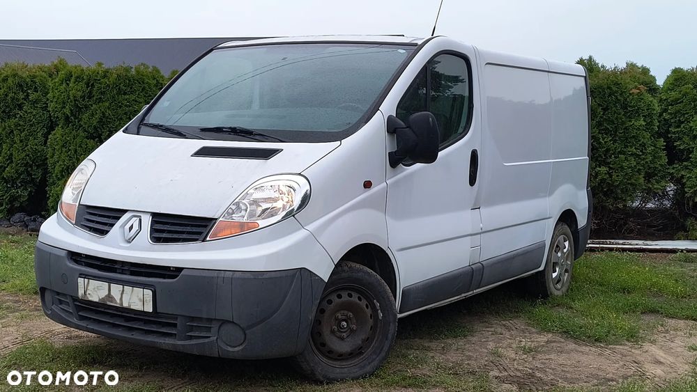 Renault TRAFIC - 2