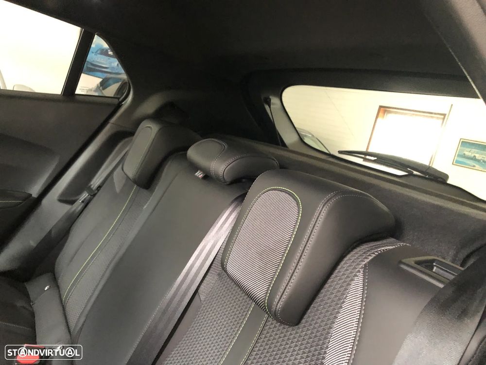 Peugeot 2008 1.2 PureTech GT - 10