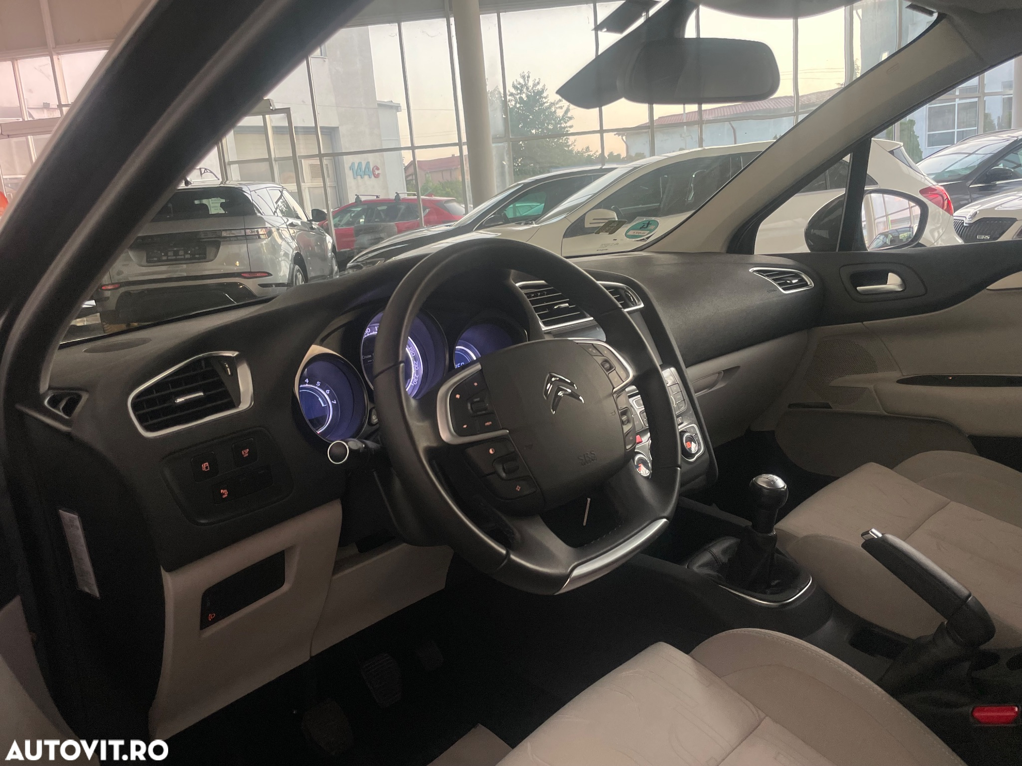 Citroën C4 1.6 VTi BVM Seduction - 23