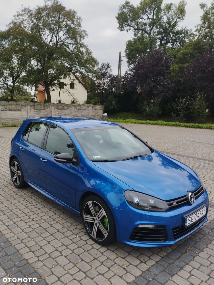 Volkswagen Golf - 1