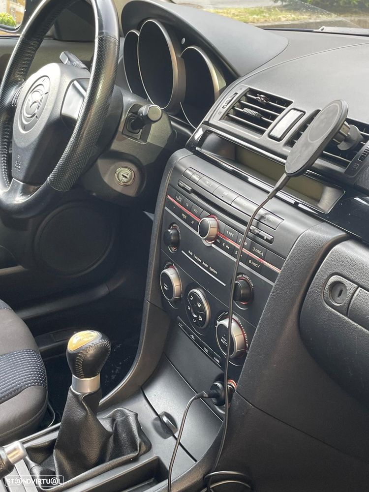 Mazda 3 Hatchback MZR 1.6 Exclusive - 5