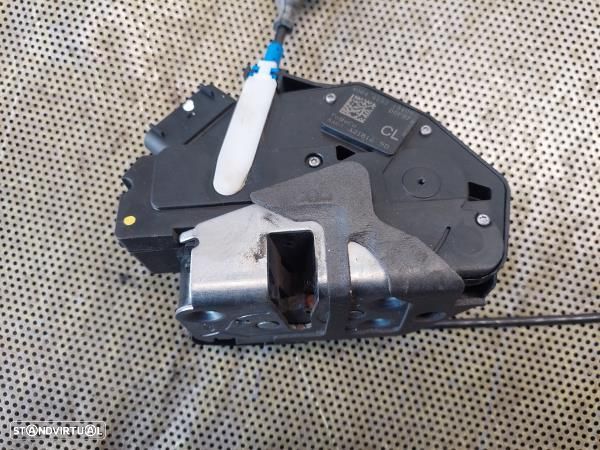 Fecho Porta Frente Dto Ford Fiesta Vi Van - 4