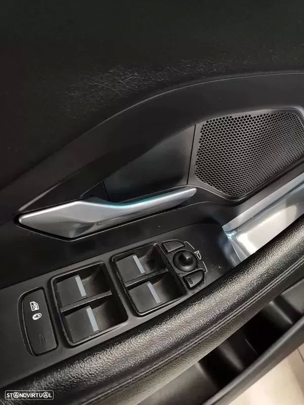 Jaguar E-Pace - 23