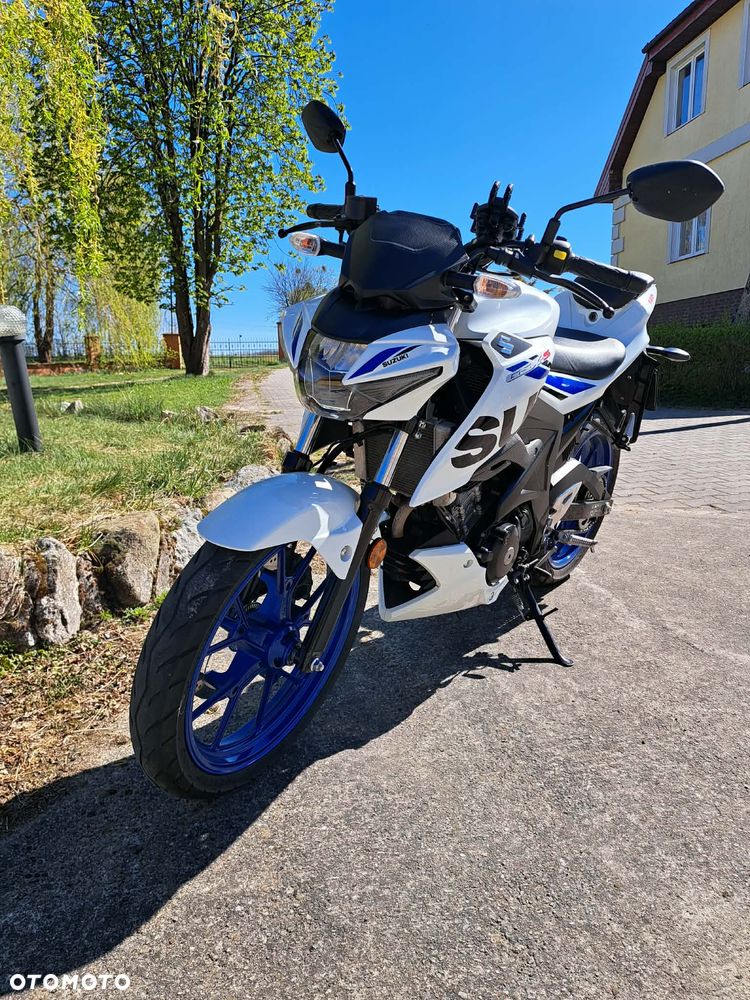 Suzuki GSX - 2