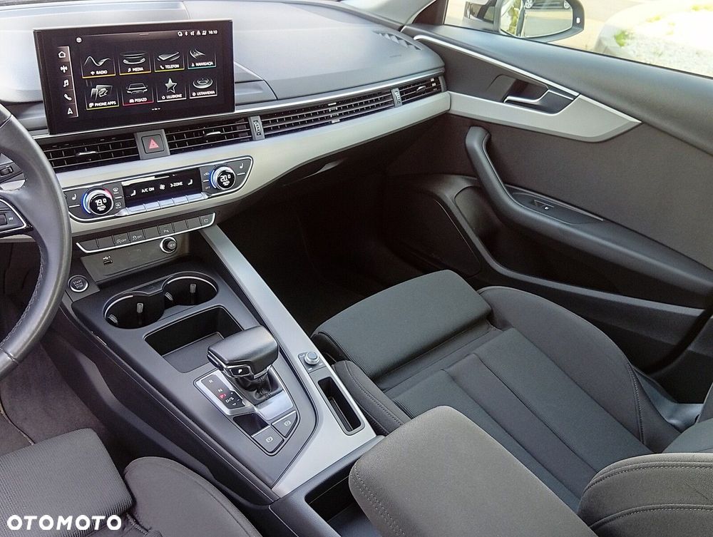 Audi A4 Limousine - 36