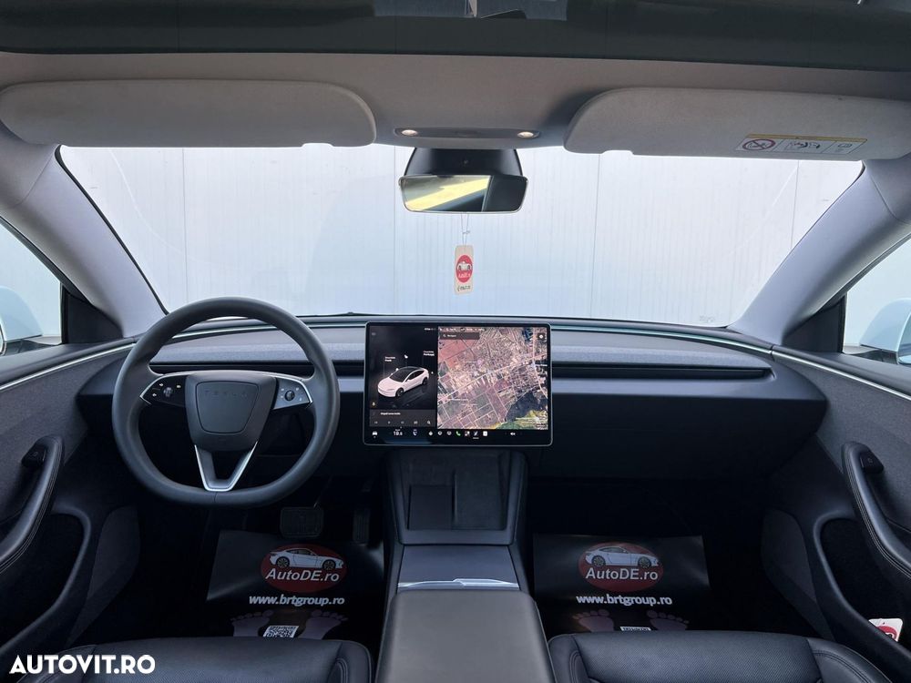 Tesla Model 3 - 8