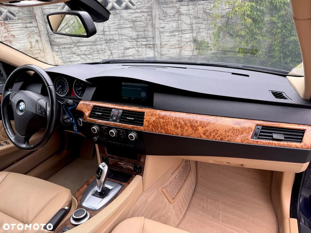 BMW Seria 5 525xi - 20