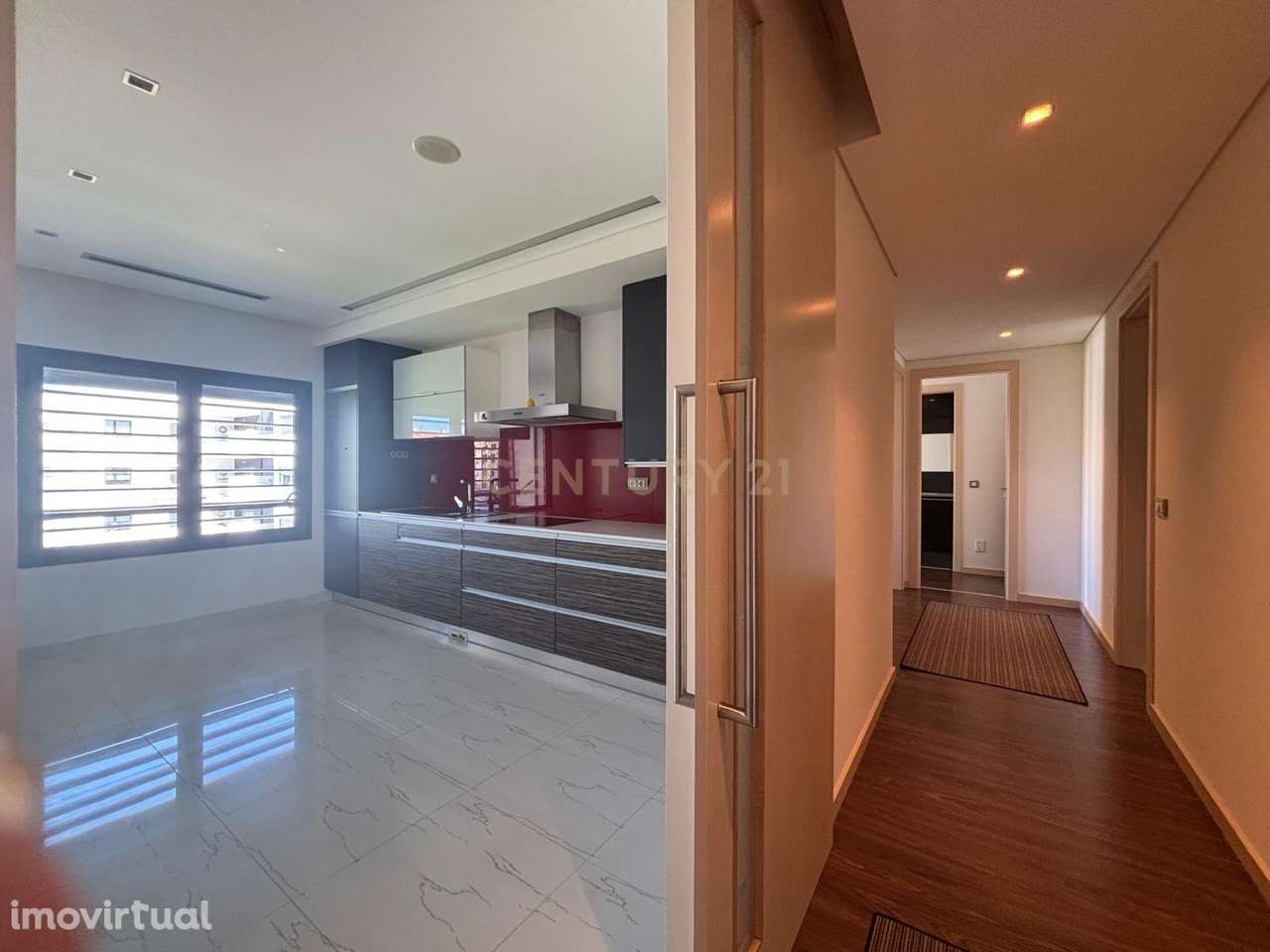 Apartamento T2  no Entroncamento com Garagem Fechada - Grande imagem: 2/19