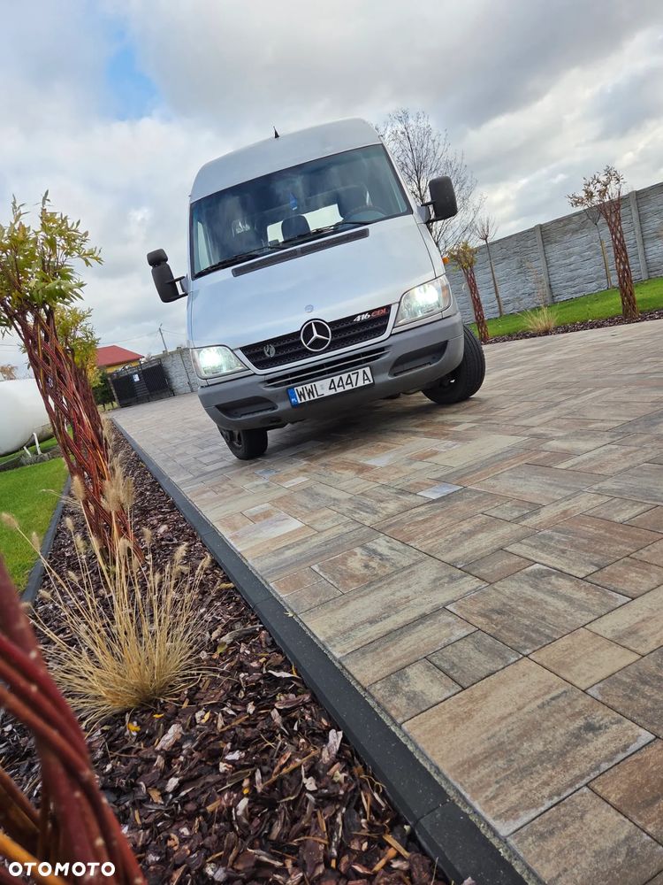 Mercedes-Benz Sprinter - 4