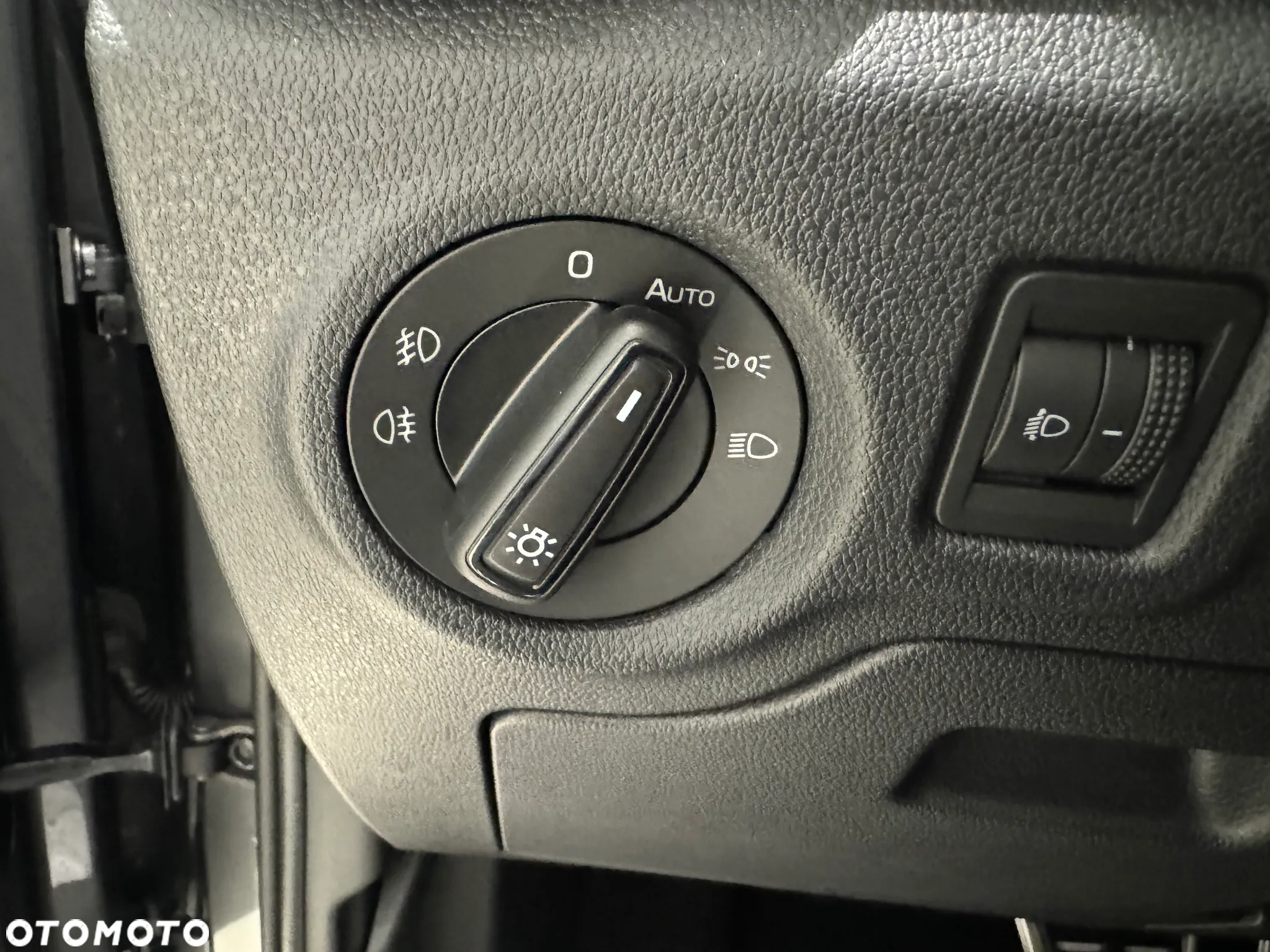 Skoda Fabia 1.5 TSI Monte Carlo DSG - 12