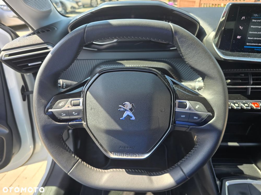 Peugeot 208 - 26