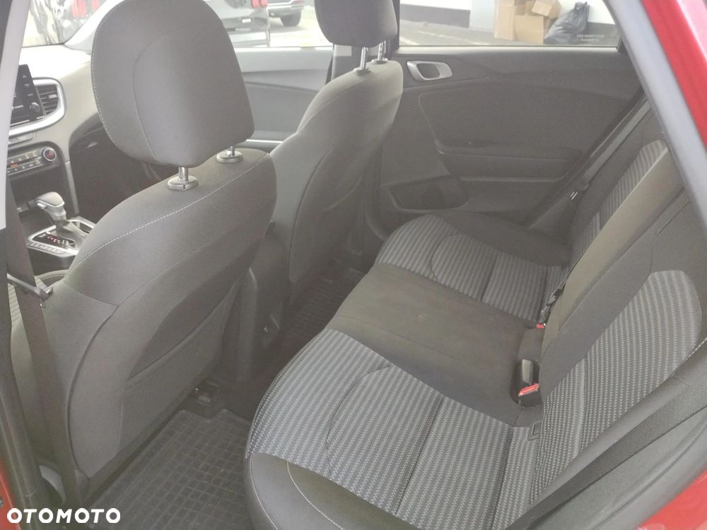 Kia Ceed 1.5 T-GDI M DCT - 23