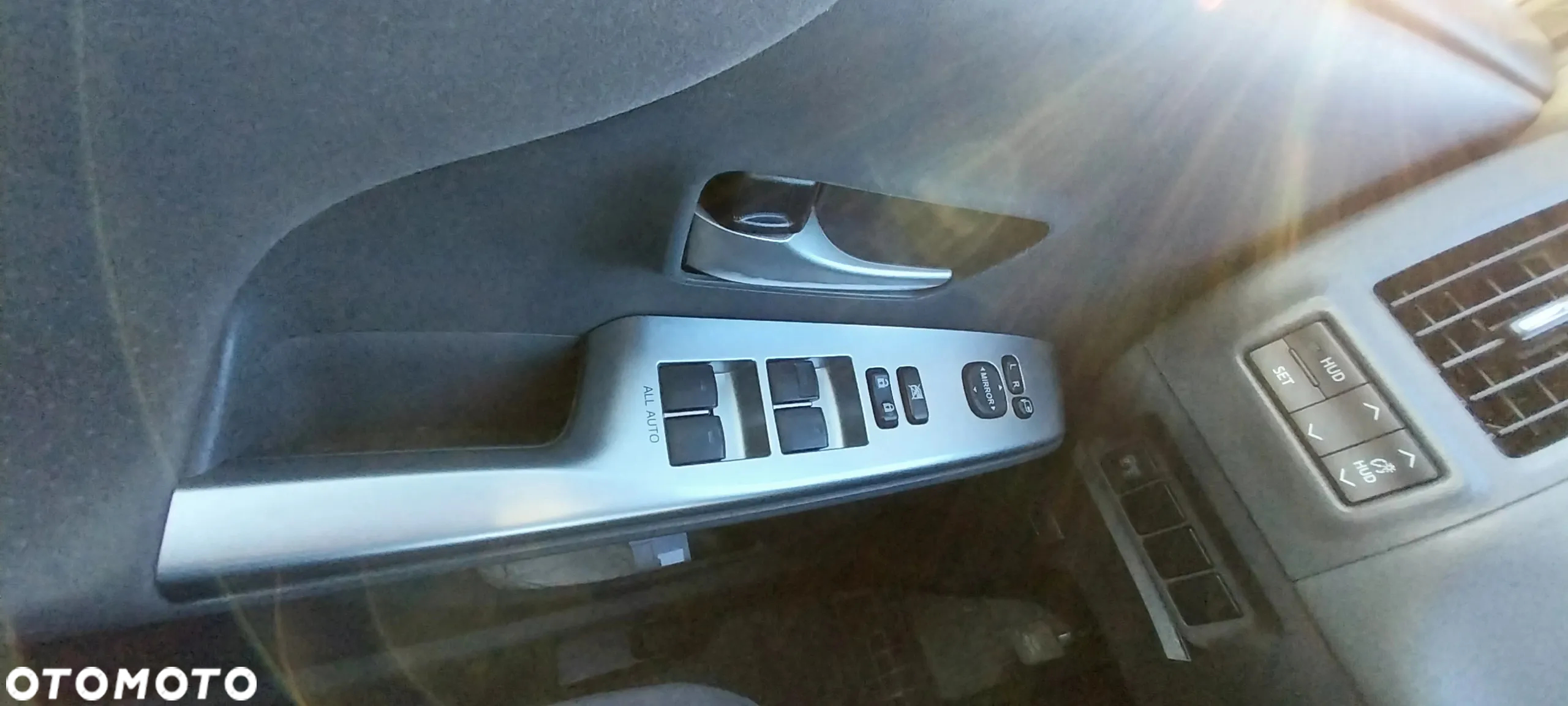 Toyota Prius+ (Hybrid) - 13