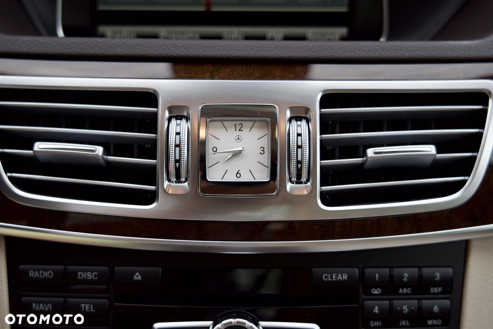 Mercedes-Benz Klasa E 350 4-Matic Avantgarde - 32