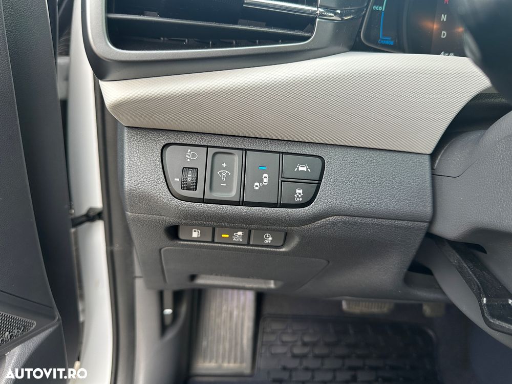 Hyundai IONIQ Plug-in-Hybrid 1.6 GDI Premium - 15