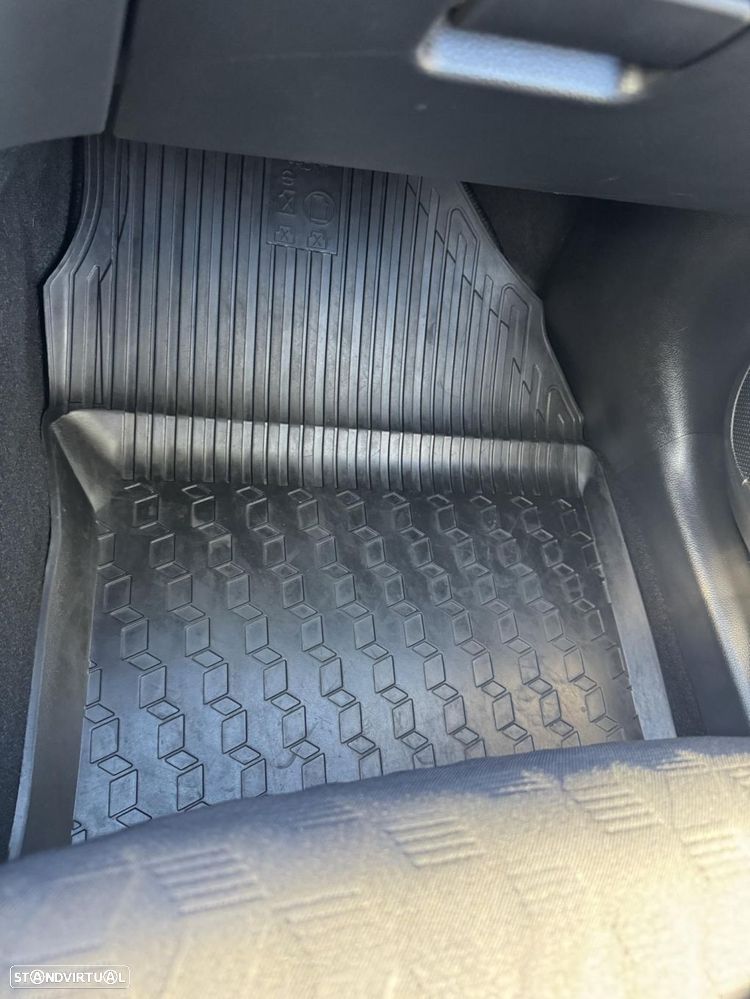 Toyota Yaris 1.5 HDF Exclusive - 8